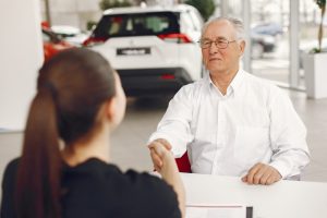 Demander des informations sur les assurances automobile et santé
